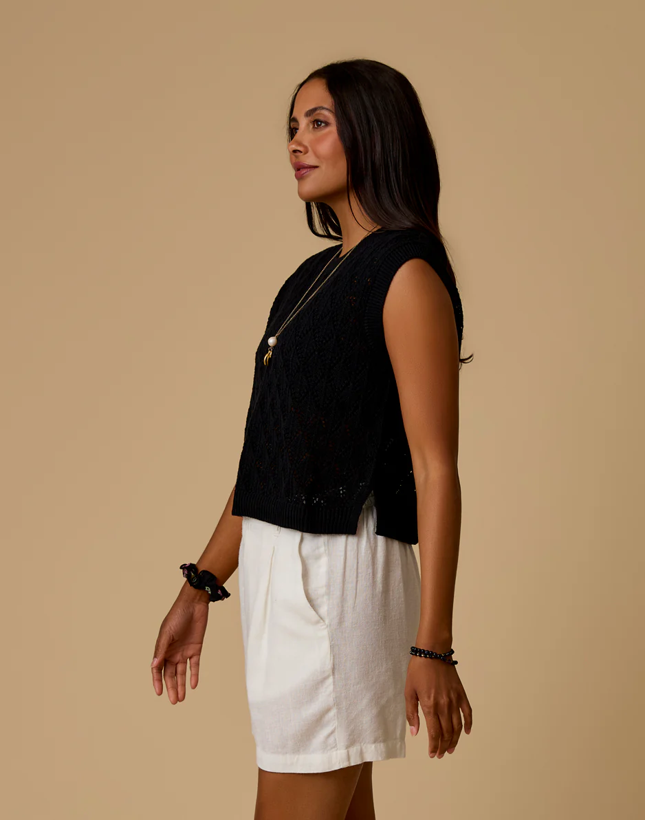 Fox Sweater: Black - Image 4